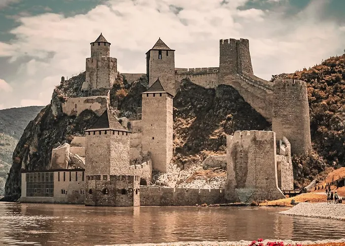 Tatil Evi Carobni Breg Golubac